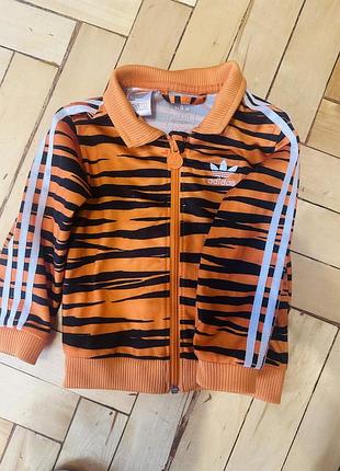 Дуже стильне худі adidas