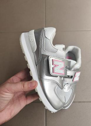 Оригінальні кросівки new balance