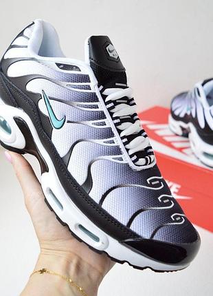 Nike air max plus tn white black чоловічі кросівки білі з чорним розмір 44/28см