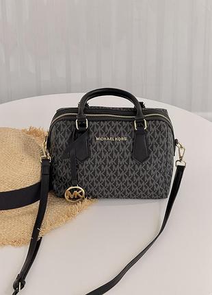 Сумка michael kors hayes duffle черный