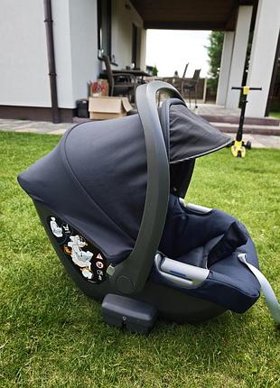 Автокрісло inglesina darwin infant i-size в ідеальному стані.
