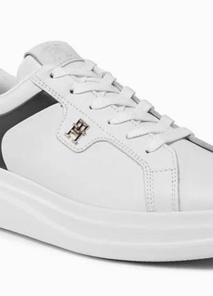 Жіночі, шкіряні кросівки *tommy hilfiger*