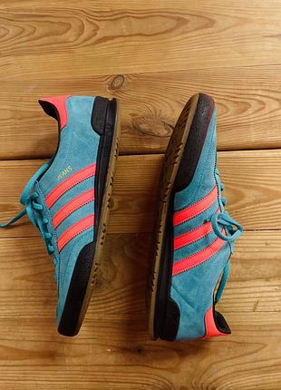Adidas jeans 10