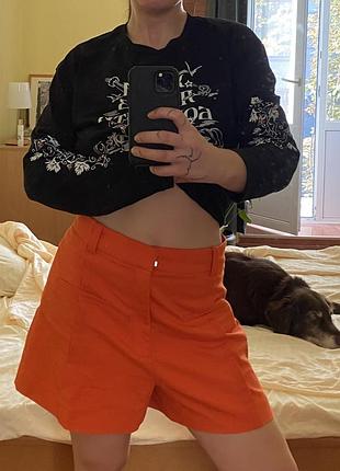 Оранжевые шорты zara