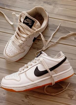 Кросівки nike dunk sd.37 разів.