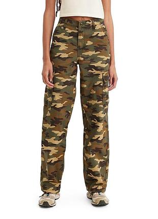 Брюки levi's женские карго камуфляжные mid rise wide relaxed cargo pants размер 28 новые с биркой