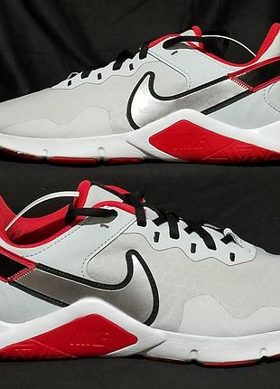 Nike legend essential