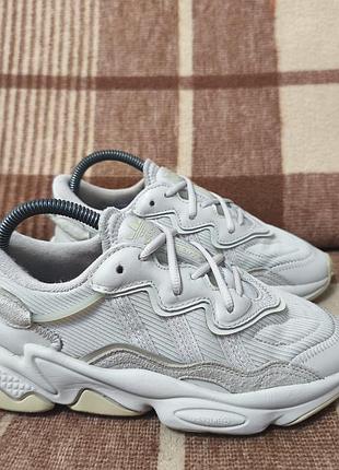 Женские кроссовки adidas ozweego