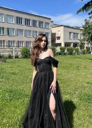 Випускна сукня чорного кольору з блискітками