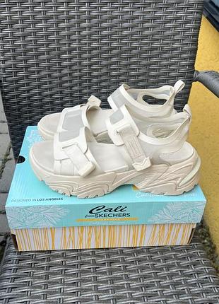 Фірмові босоніжки skechers stimma v2 38 нюанс