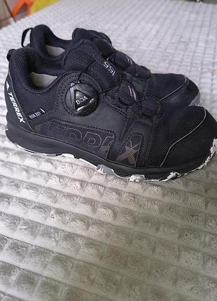 Осінні кросівки adidas 21см