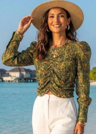 Крута блуза zara з довгими рукавами виготовлена ​​з напівпрозорої тканини із зеленим принтом «пейслі»