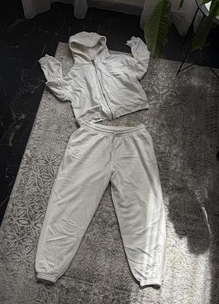 Спортивний костюм