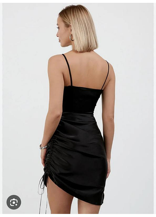 Шикарное чёрное платье в бельевом стиле от nasty gal.