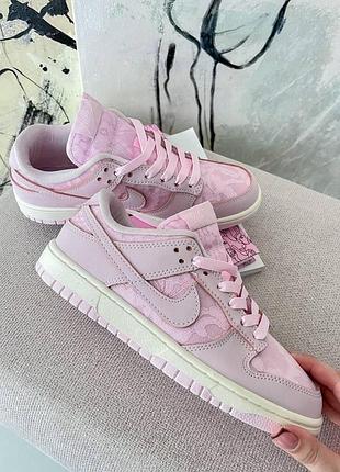 Жіночі кросівки nike dunk low pink