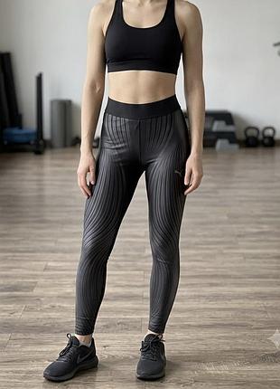 Жіночі спортивні лосини puma з графічним принтом