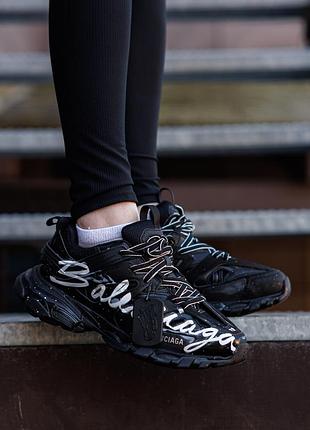 Track signature sneaker black white