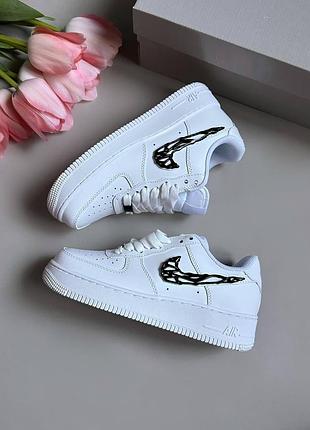 Стильні жіночі кросівки nike air force 1 low molten black white
