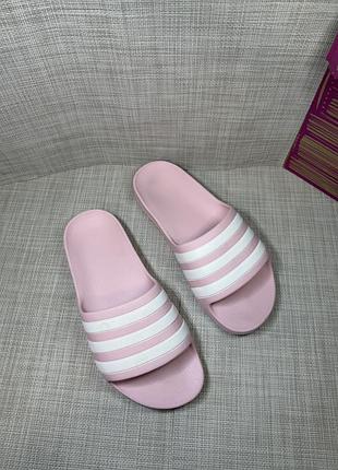 Оригінальні шльопанці adidas