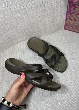 Оригінальні шльопанці crocs