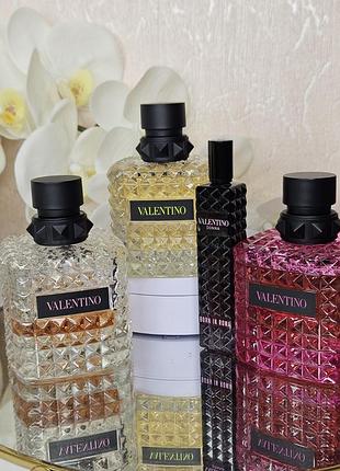 Valentino donna born in roma yellow dream розпив оригінал жіночі парфуми лимон дамаська троянда піон ваніль білий мускус кедр цитрусово-квітковий соня