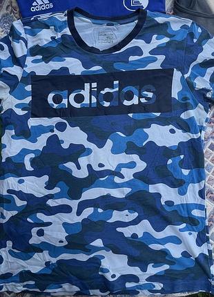 Футболка adidas камуфляжна синьо-біла, розмір l