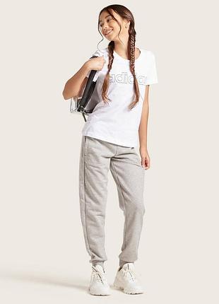 Біла спортивна бавовняна футболка adidas essentials 9-10 років, 140 см