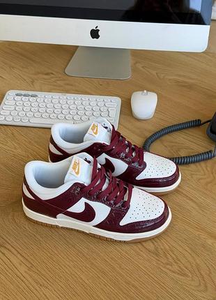 Кроссовки nike dunk burgundy croc