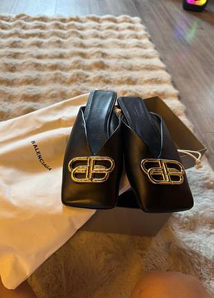 Шлепанці balenciaga