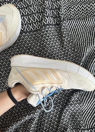 Adidas кросівки зручні