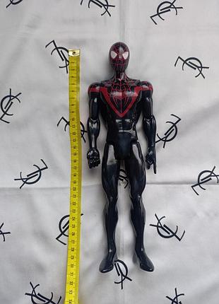 Фигурка человека паука hasbro 3