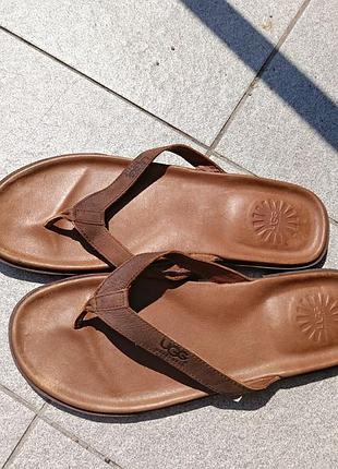 Оригинал! мужские кожаные шлепанцы/вьетнамки ugg australia, р. 48.5–49 (32 см) — коричневые