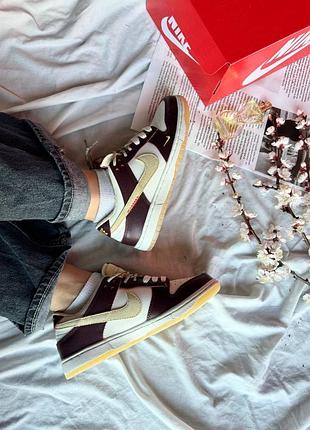 Стильні жіночі кросіки nike dunk lx white/maroon