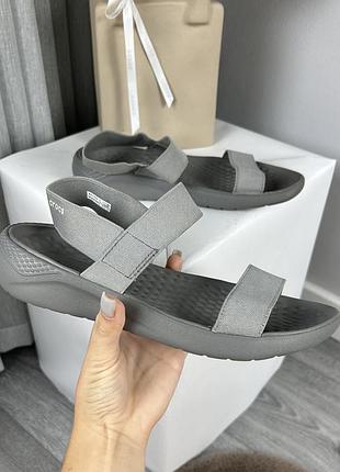 Жіночі оригінальні сандалі crocs