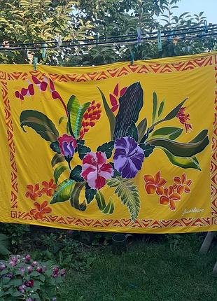 Тканина яскрава квітковий малюнок