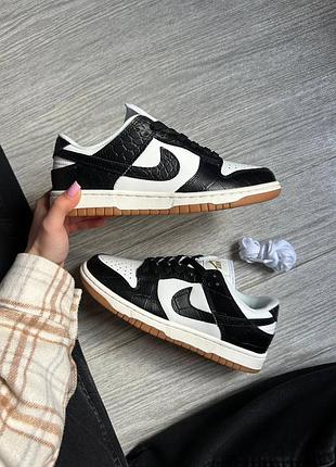 Стильные женские кроссовки nike sb dunk black croc