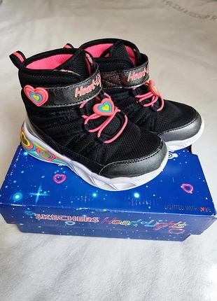 Черевикт sketchers heart light
