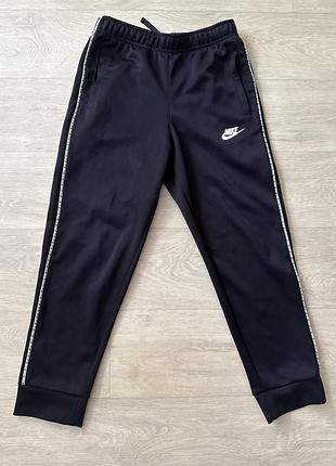 Спортивні штани / джогери nike з лампасами (m / 147-158 см / 10-12 років) — чорні