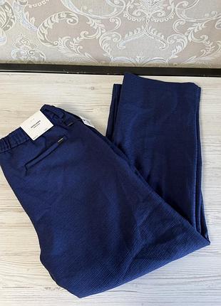 Чоловічі штани  jack & jones виражений повсякденний або smart-casual стиль завдяки своїй текстурі та практичним елементам крою
