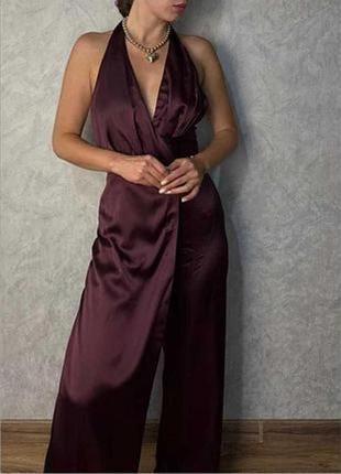 Шикарный фиолетовый сатиновый комбинезон zara фасон кюлоты с открытыми плечами.