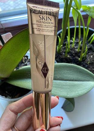 Тональний крем від charlotte tilbury