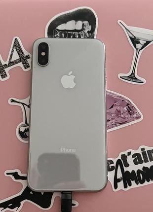Iphone xs білого кольору, візуальний стан ідеальний , батарея 75%, можу також віддати 3 чохла