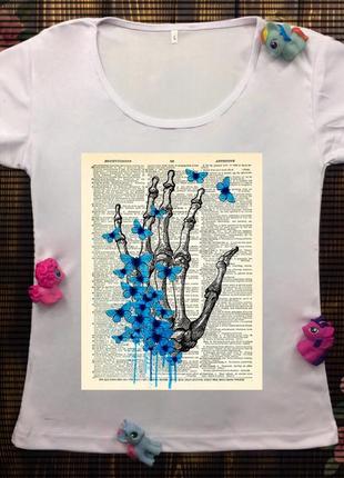 Женская футболка с принтом - кисть руки лист книги1 фото