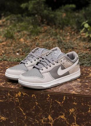Nike sb dunk 
• light grey •