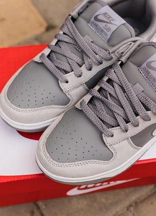 Nike sb dunk 
• light grey • 5