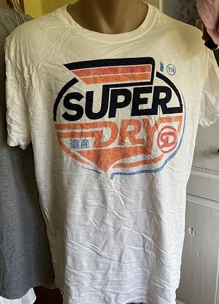 Футболка superdry біла з логотипом та нашивкою, розмір l