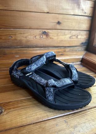 Босоніжки teva 39 розмір