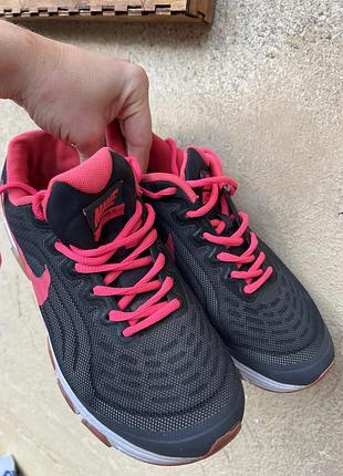 Кроссовки nike tailwind 6