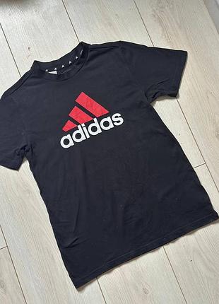 Бавовняна футболка adidas