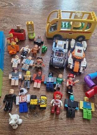 Машинки, фигурки в стиле roblox и lego